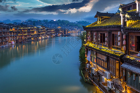 位于Huan省西南Fenghuang县风港古城的图片