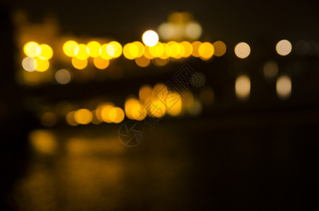 夜间城市灯光模糊图片