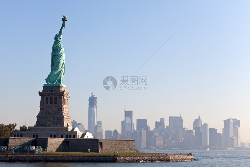 自由女神像没有游客纽约市中心在清图片