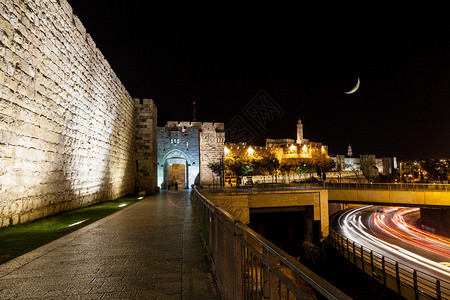 耶路撒冷城墙和雅法门的夜景背景图片