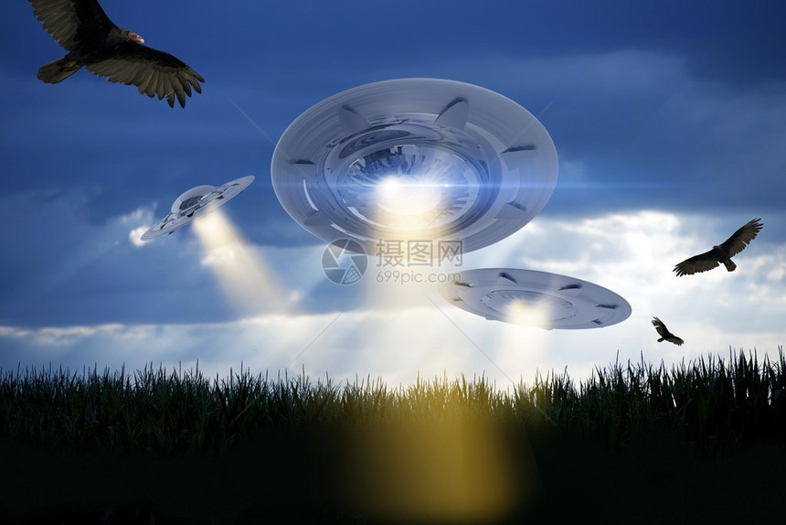 UFO攻击说明3个UFO在玉米田上空攻击地球图片