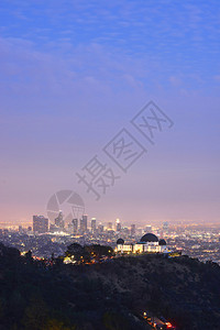 黄昏时与洛杉矶天使一起在市中心的Griff图片