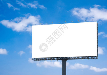 蓝天背景的空白广告牌屏幕图片