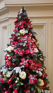 商场里的大装饰圣诞树图片