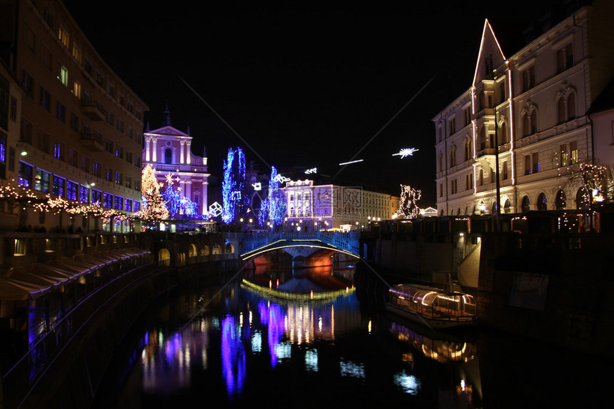 12月晚上斯洛文尼亚首都斯洛图片