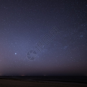 夜晚天空夏季上有星图片