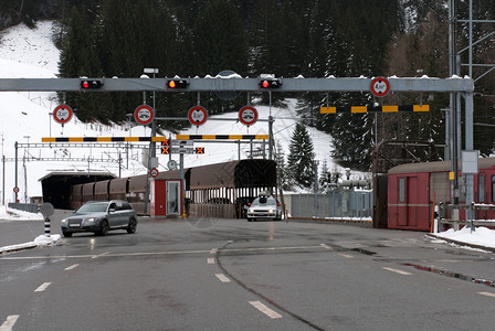 瑞士Vereina铁路隧道入口图片