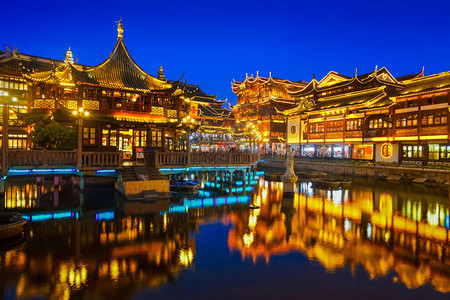 蓝色时刻的上海豫园图片