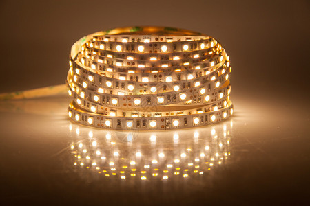 发光的LED花环带状图片