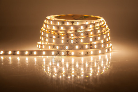 发光的LED花环带状图片