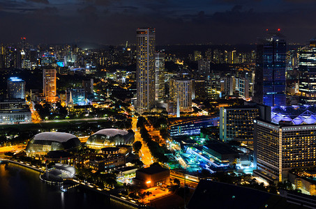 从上方夜视新加坡市中图片