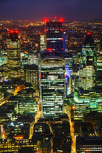 伦敦市金融区夜间航空概览图片