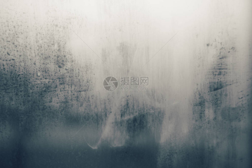 浓雾玻璃上雨滴的古老音调图像带梯度的图片