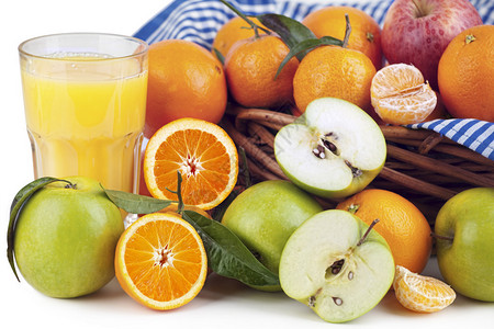 新鲜橙汁和仅选的橘子图片