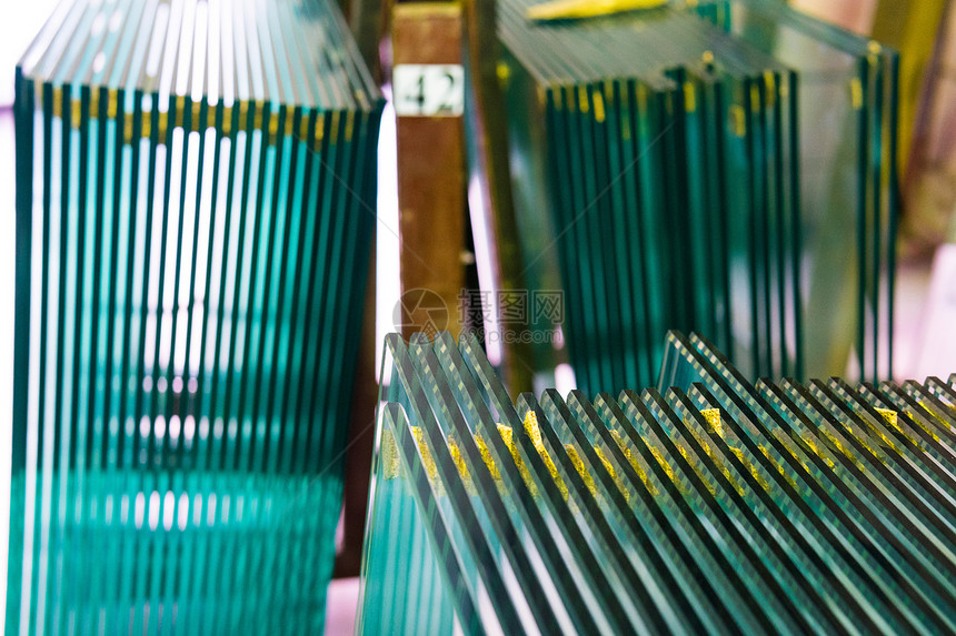 工厂制造温质清晰浮玻璃板的薄膜玻图片