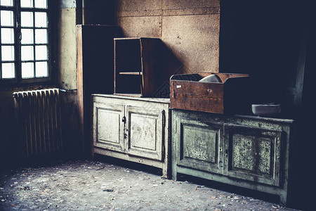 陈旧的脏旧家具物品和及图片