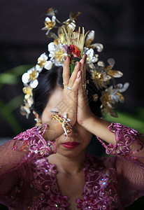 印度尼西亚新娘祷告印度图片
