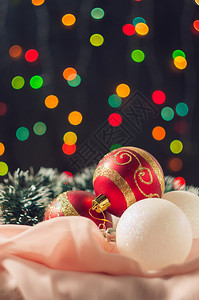 新年和圣诞节的球背景图片