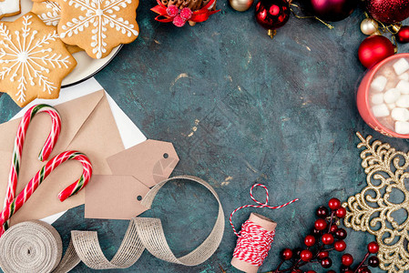 圣诞节饼干糖果甘蔗棉花糖和节日装饰图片