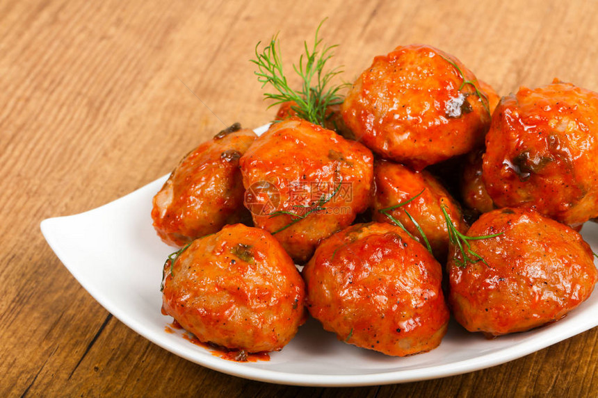 番茄酱肉丸配莳萝图片