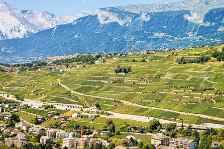 瑞士瓦莱州首府罗昂河谷和伯尔尼阿尔卑斯山图片