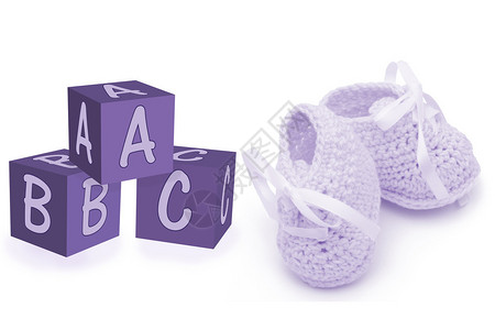 在白色手工制作鞋上隔离的ABC区块紫色图片