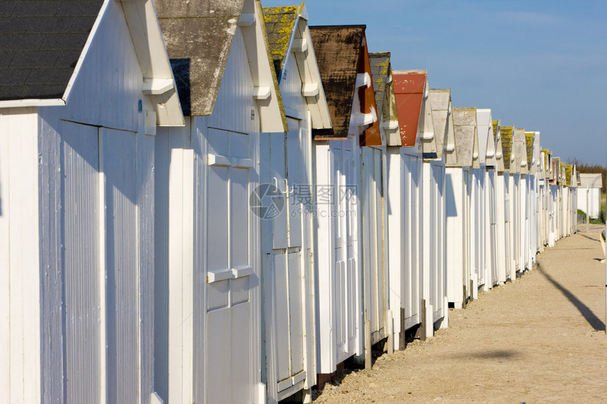 海滩上的棚屋法国伯尼雷斯图片