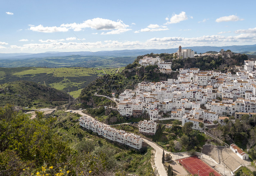位于西班牙马拉加省的白色村庄图片
