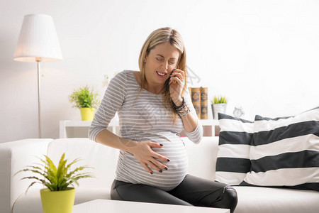 孕妇在分娩中呼图片