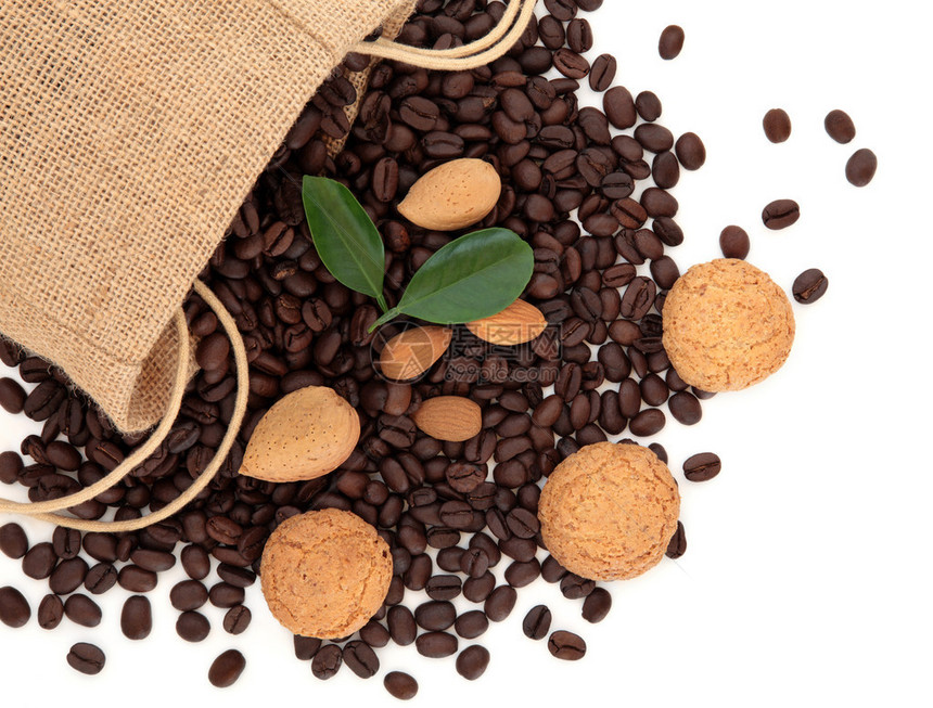 咖啡豆装在海珊麻布袋里图片