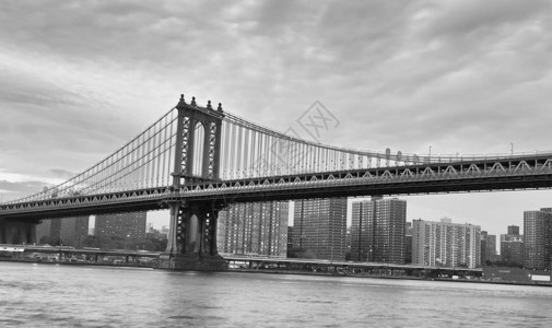 曼哈顿大桥在美国纽约日图片