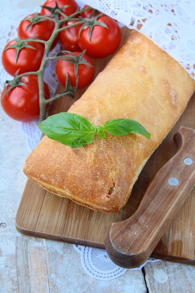 意大利传统的番茄和烤面包意大利传图片