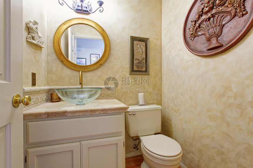 白色浴室柜子装有玻璃容器水槽和圆图片