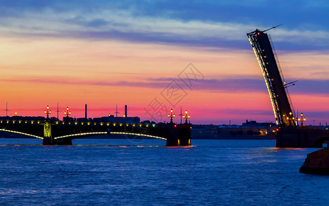 涅瓦河开桥俄罗斯圣彼得堡图片