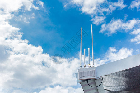 热点长距离数字据传输后高功率wifi天线的通信塔高功电图片