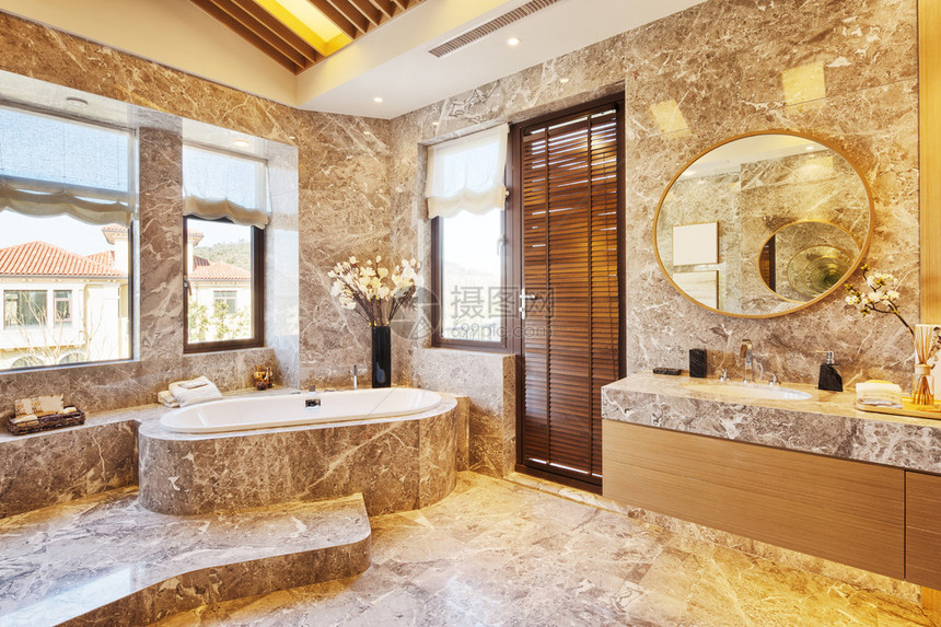 现代浴室的设计和卫生设备图片