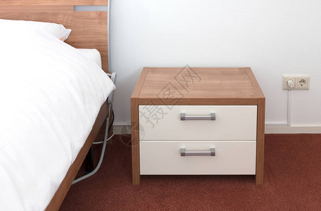 床铺和床垫桌现代图片