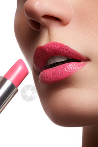 女人画粉红色的嘴唇美丽的嘴唇化妆完美的肌肤图片