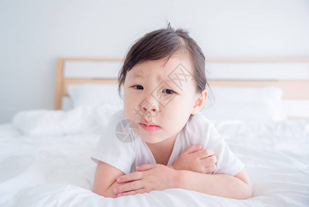 小亚洲女孩在图片