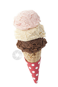三勺冰淇淋在白色背高清图片