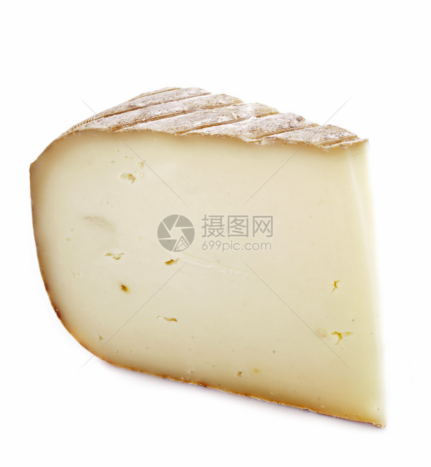 白色背景前的羊奶酪图片