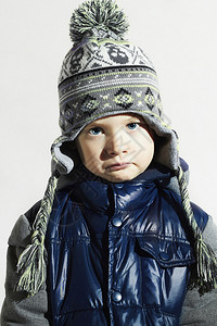 悲伤的childwinter时尚kidsfashionable图片