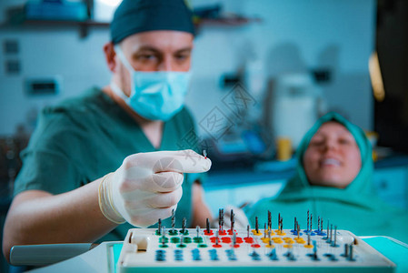 安装牙科植牙器装置成套工具箱型修复术牙医图片
