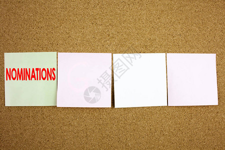 概念手写文本标题灵感显示提名商业概念选举提名在彩色粘滞便笺特图片