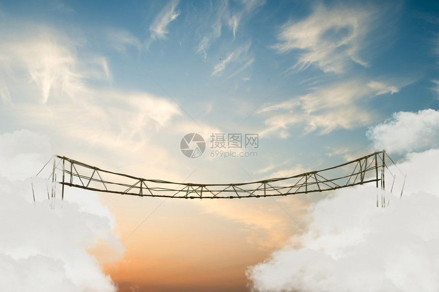 白云上的木桥插图图片