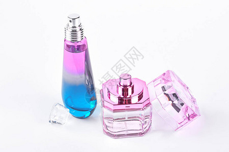 两个现代香水瓶时装设计空白女香水容器隔离在白色背景上女优雅香水瓶图片
