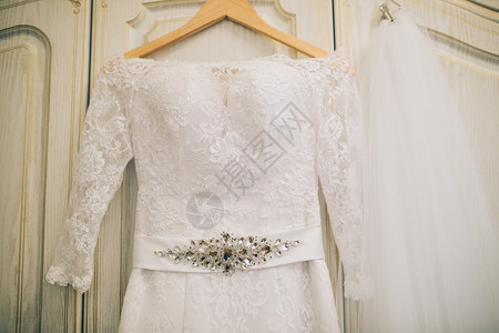 美丽的新娘白色婚纱图片