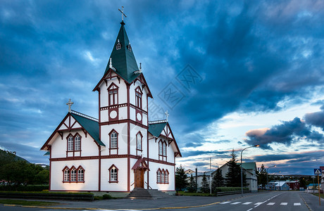 冰岛教堂位于北伊清洁的图片