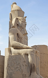 埃及卢克索寺的拉美西斯二图片