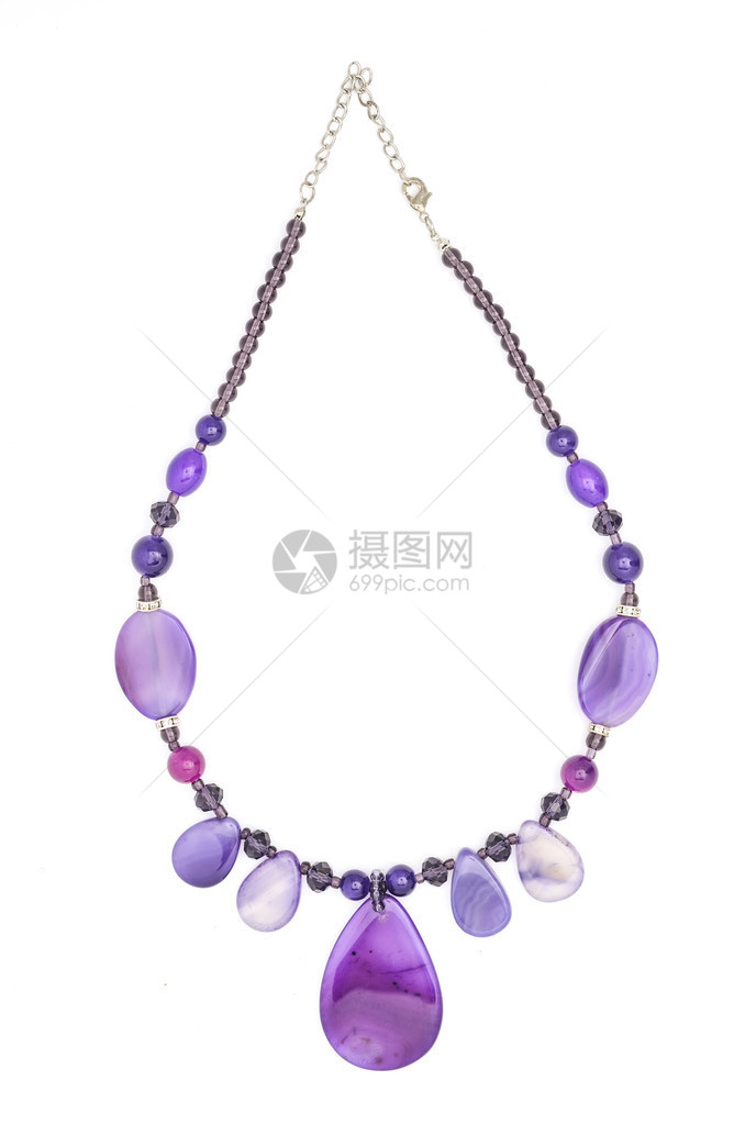 紫色珠子上白色孤立图片